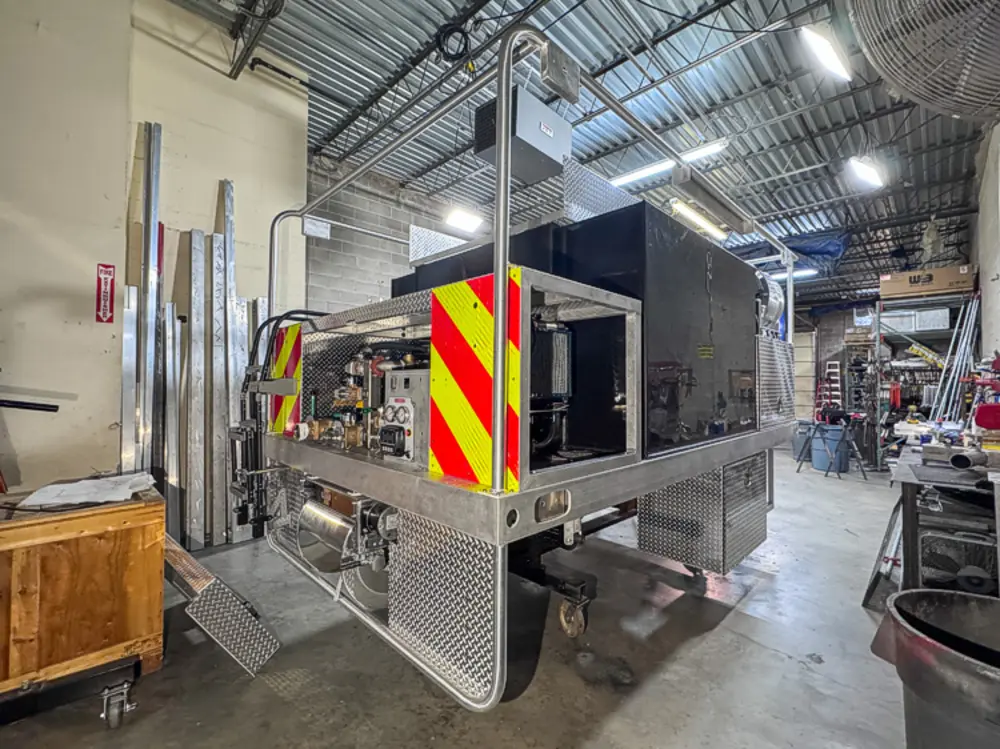 Side view of apparatus during shop assembly, photo 112 of 303.